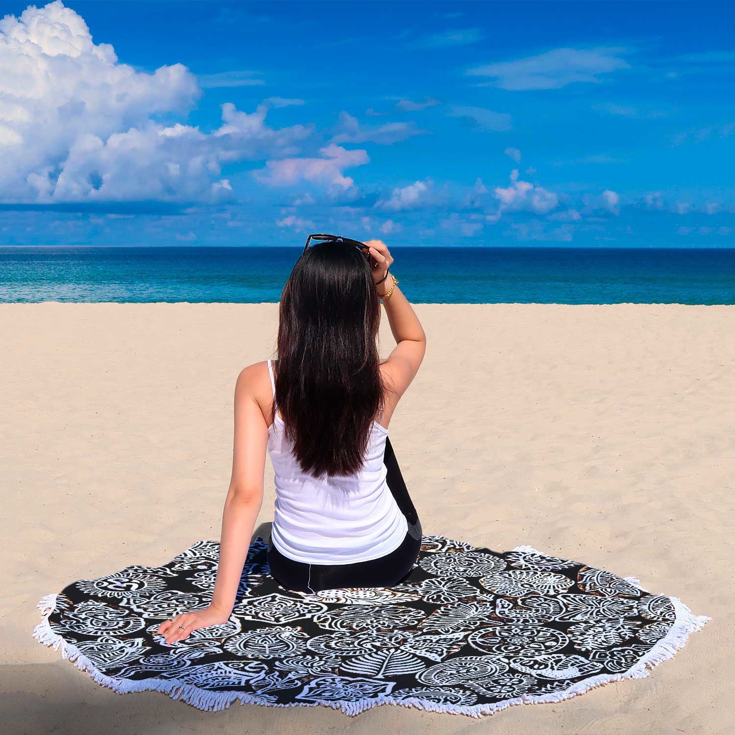 White Blossom Round Beach Blanket - Avion Cuatro